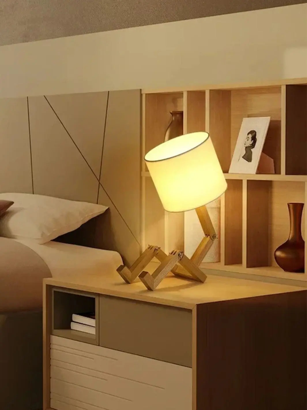 Lampe de chevet <br> le Robot de bois solampe.com